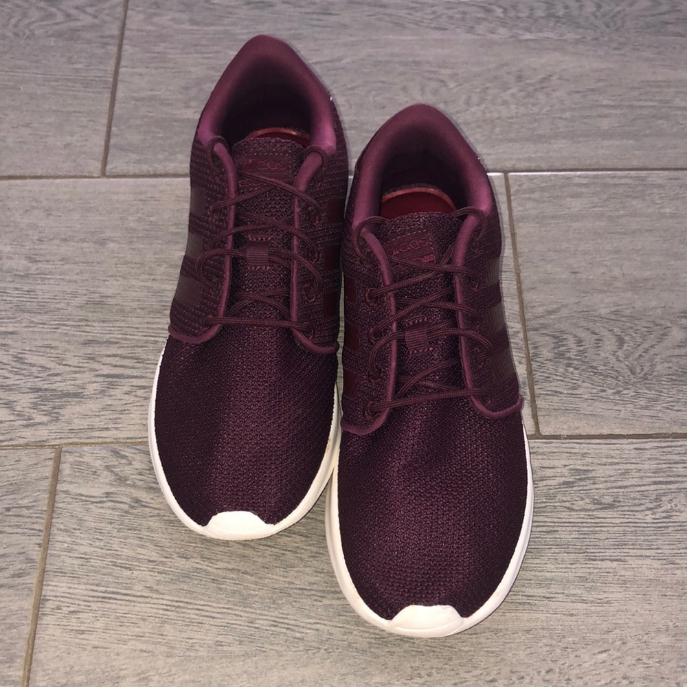 Adidas - Size 8 1/2 Cloud foam shoes